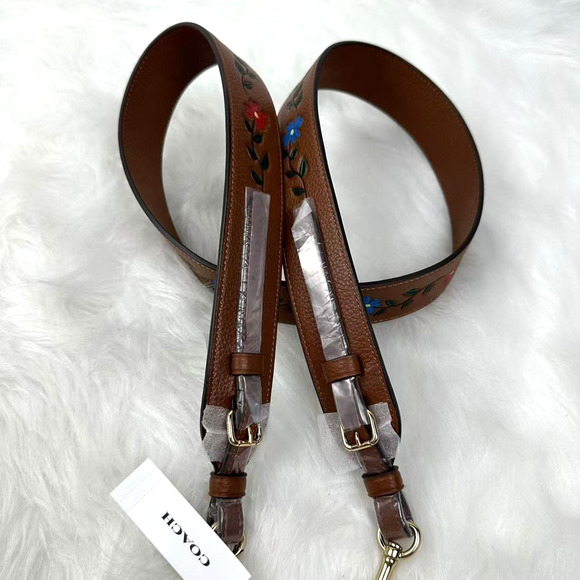 COACH Strap With Tooling In Leather/Gold/Redwood Multi CU240 NWT - Picture 1 of 5